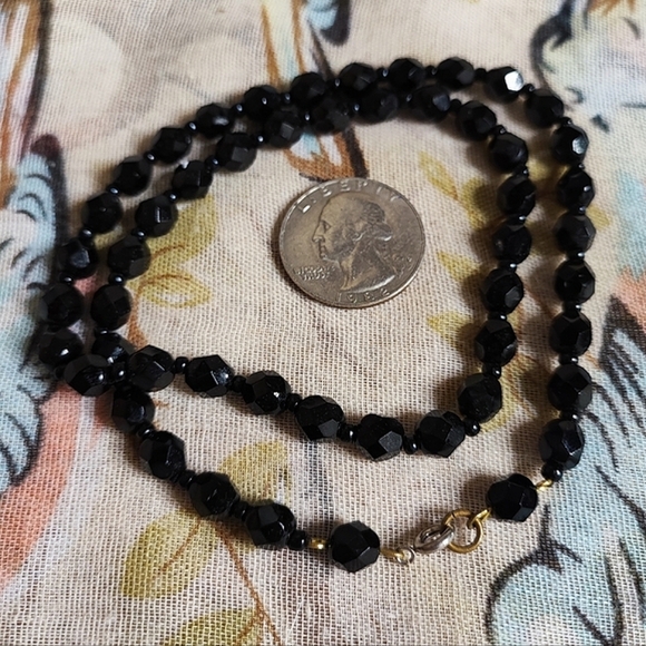 Vintage Antique Jet Black Glass Faceted Single Strand Beaded Mourning Necklace - Picture 4 of 10
